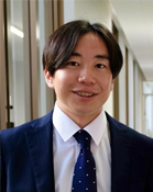 講師